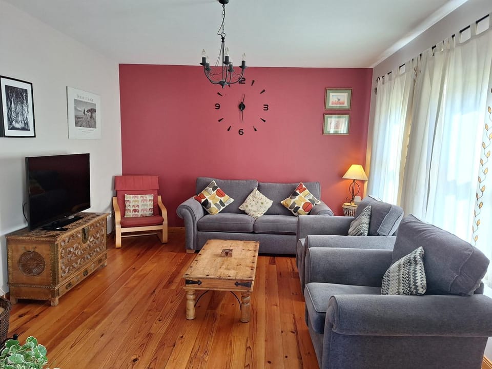 Beautiful Lakeside Holiday Home (6 Portinode Cottages) House in Northern Ireland
