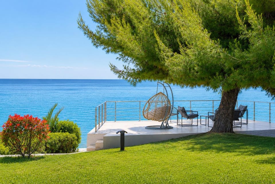 Iconic PRIVE beachfront villa Mola Kaliva Villa in Halkidiki
