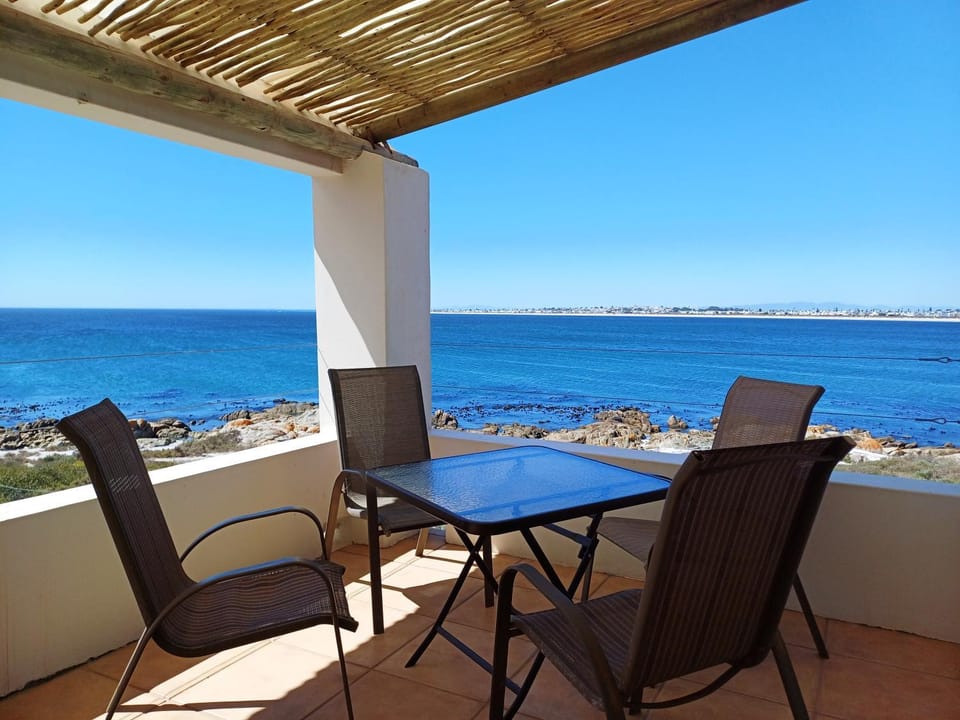 Property building, Sea view, furniture