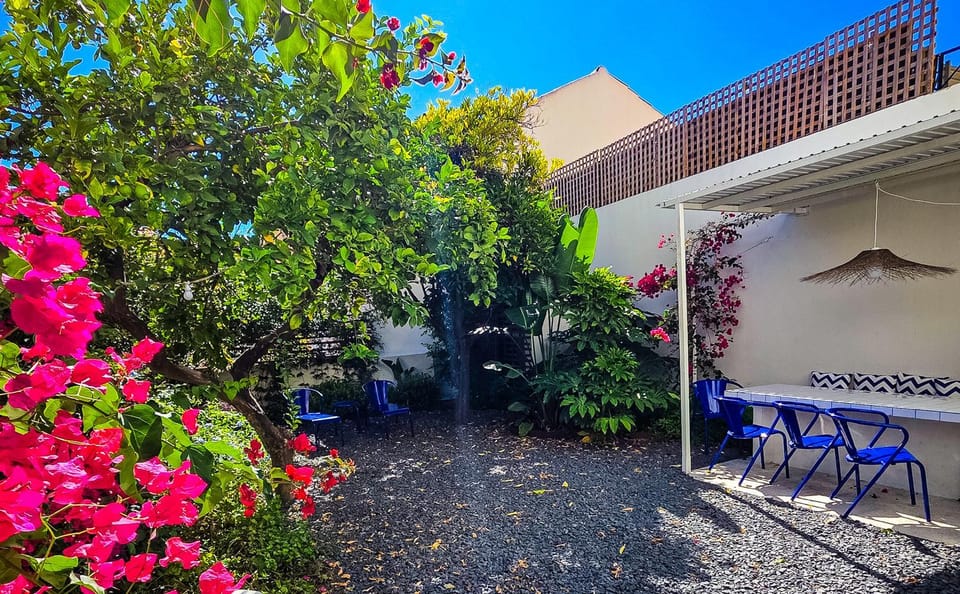 Garden, Seating area, Garden view
