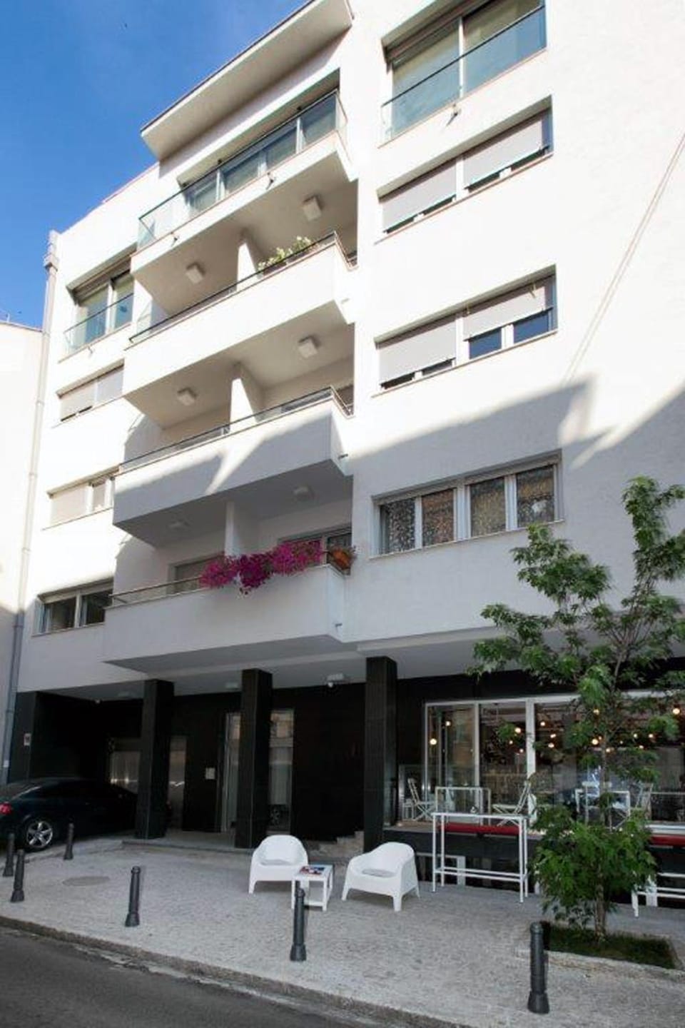Facade/entrance