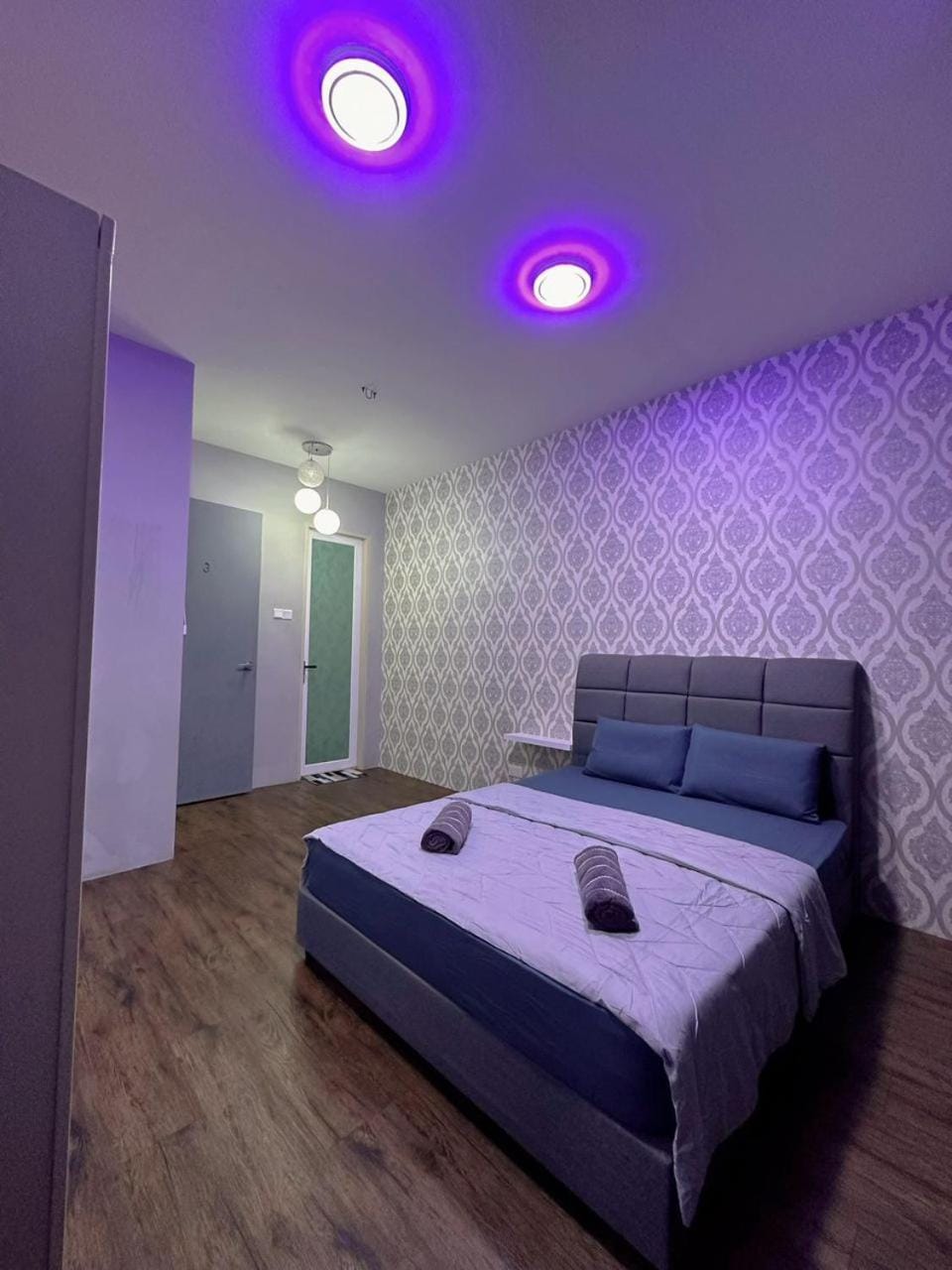 Bed, Photo of the whole room, Bedroom