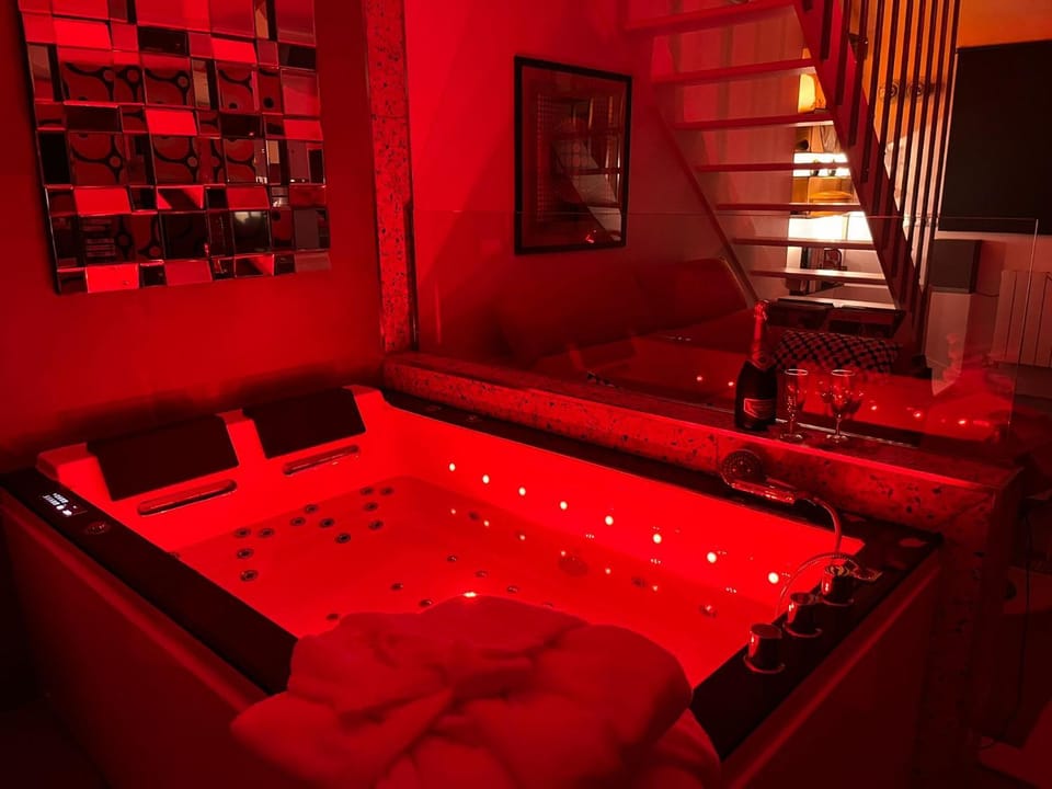 Aux Quatre Petits clos Apartment in Île-de-France