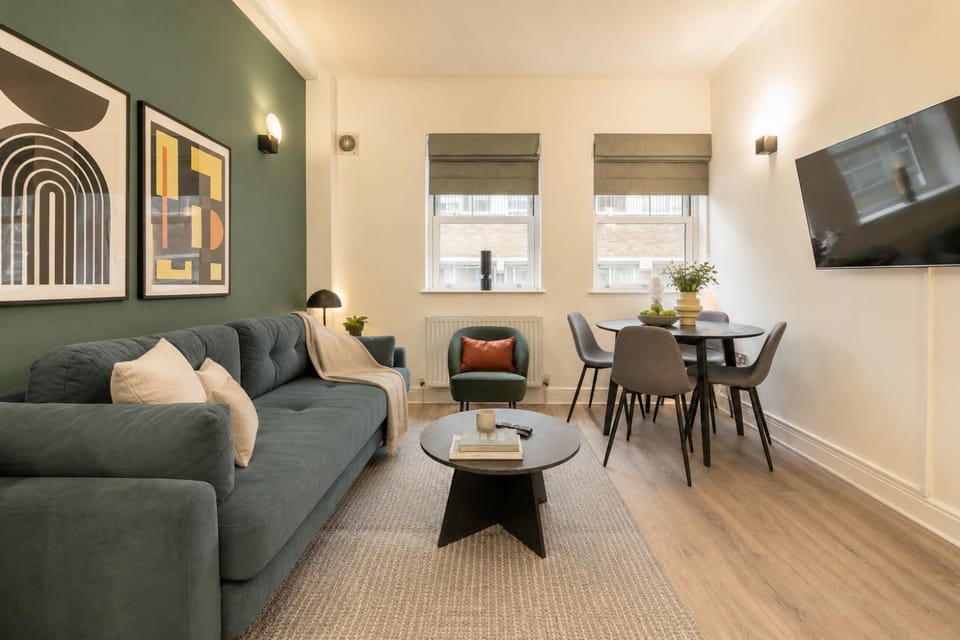Kula London Tower Bridge Apartment in London