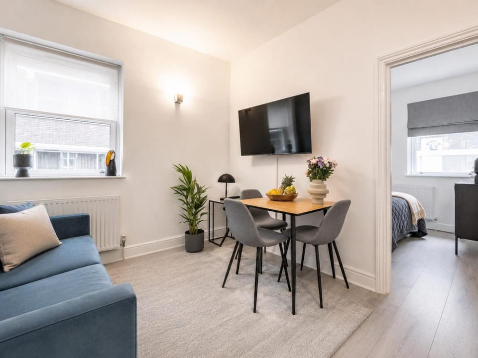 Kula London Tower Bridge Apartment in London