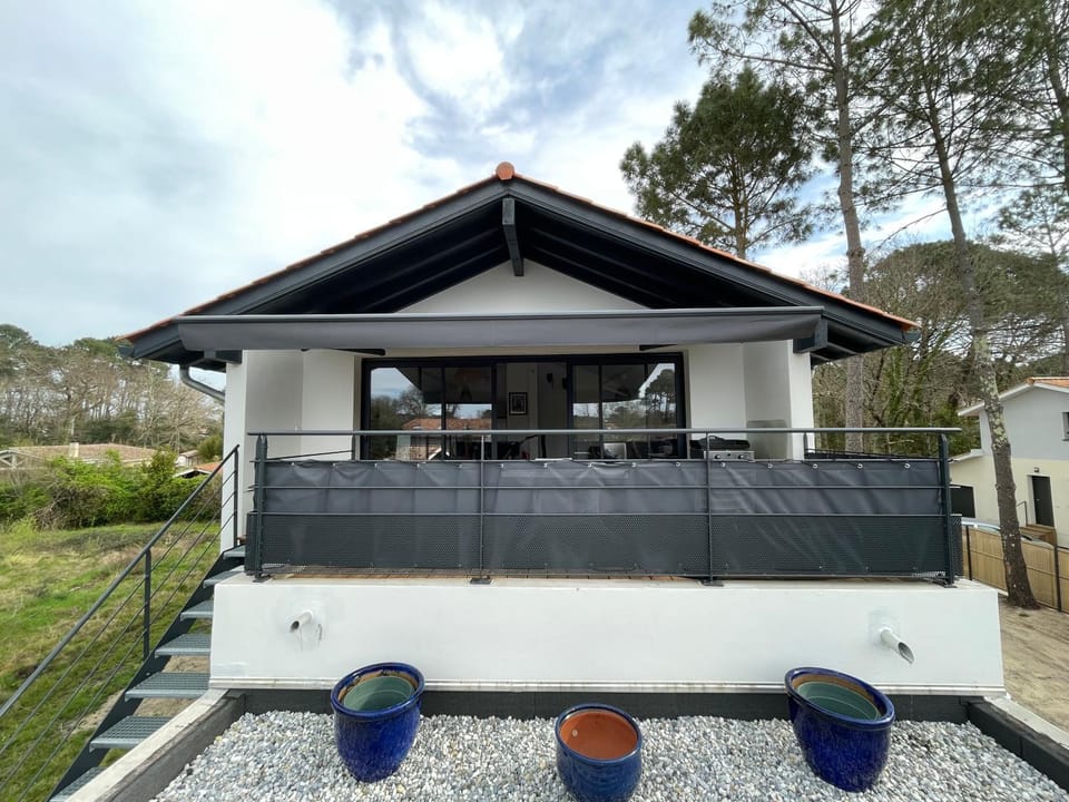 Property building, Balcony/Terrace