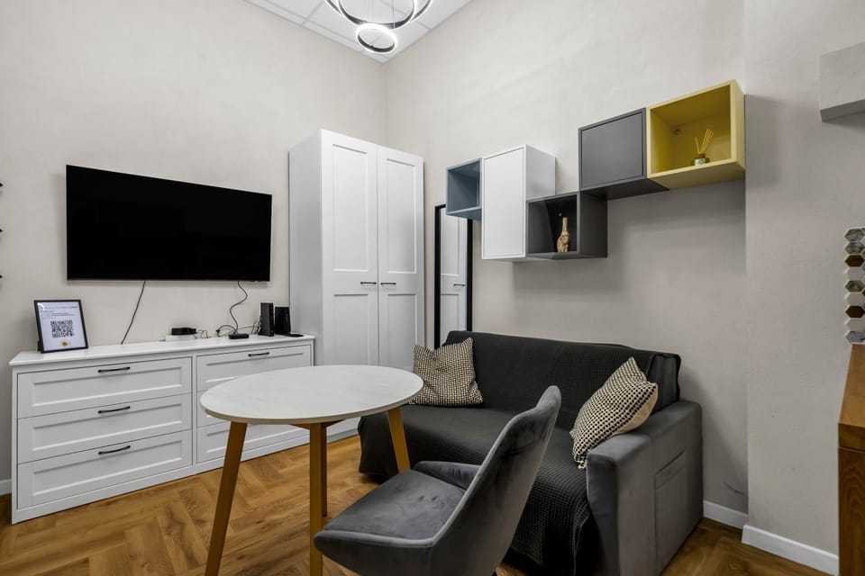 TV and multimedia, Living room, Seating area