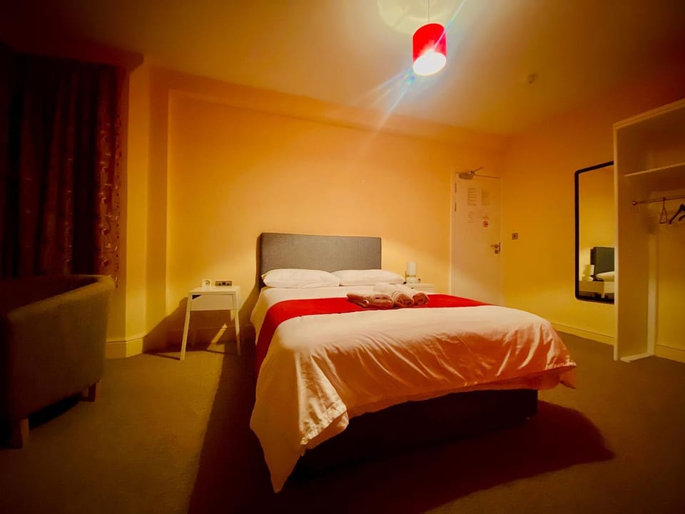 Bed, Photo of the whole room, wardrobe