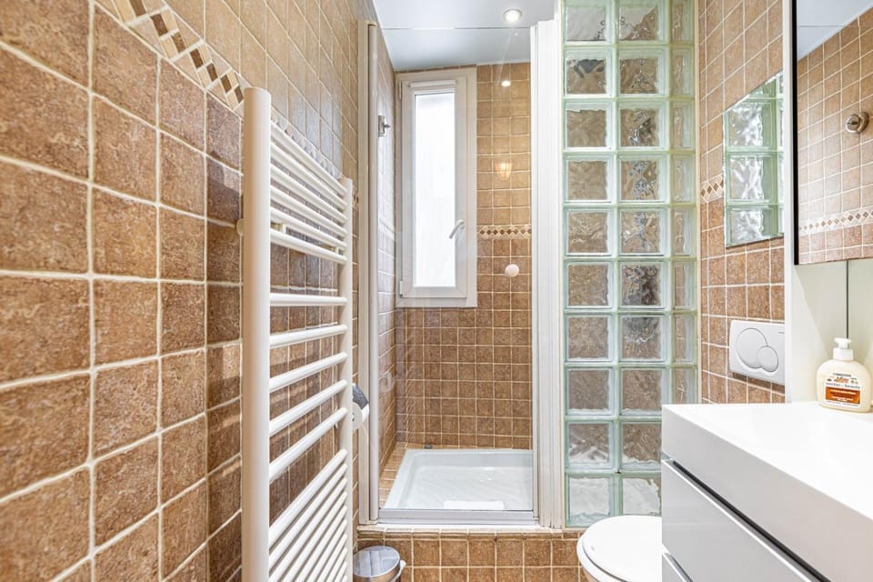GuestReady - Charmant Appartement Lumineux Apartment in Paris