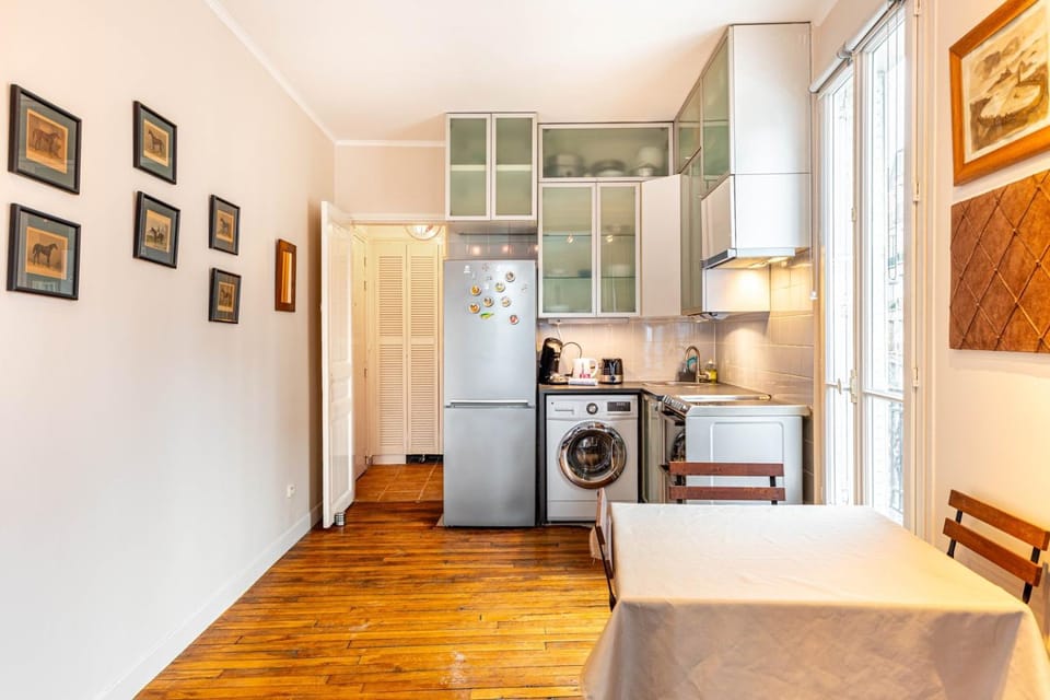 GuestReady - Charmant Appartement Lumineux Apartment in Paris