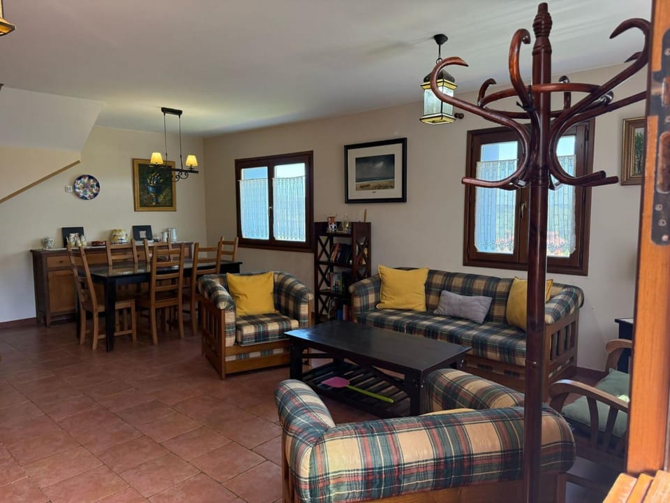 Communal lounge/ TV room