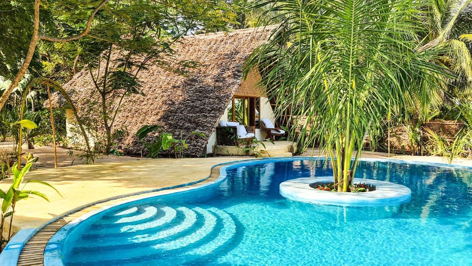Property building, Swimming pool