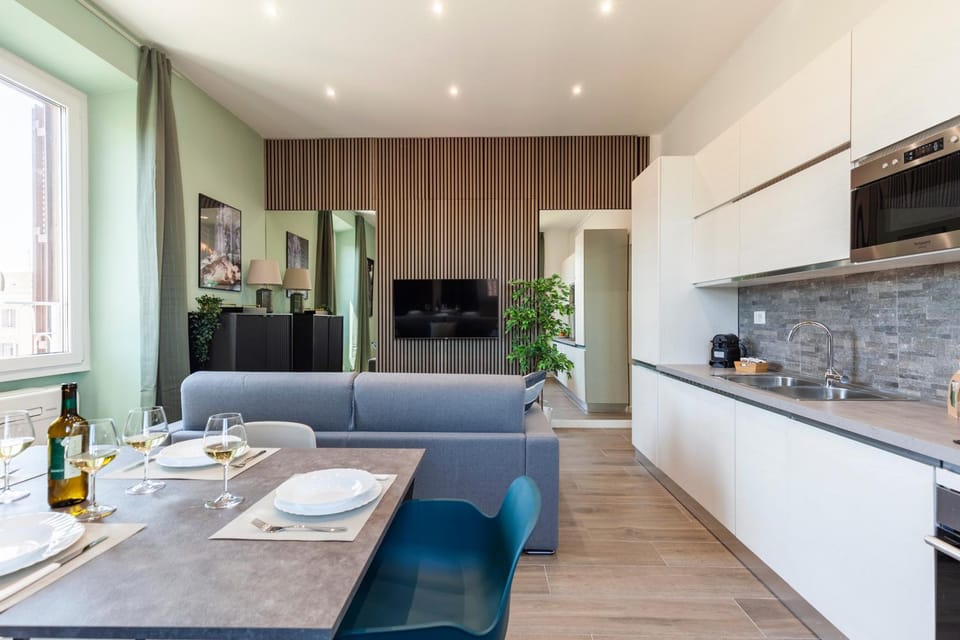 Communal lounge/ TV room, TV and multimedia, Kitchen or kitchenette, Living room, Seating area, Dining area