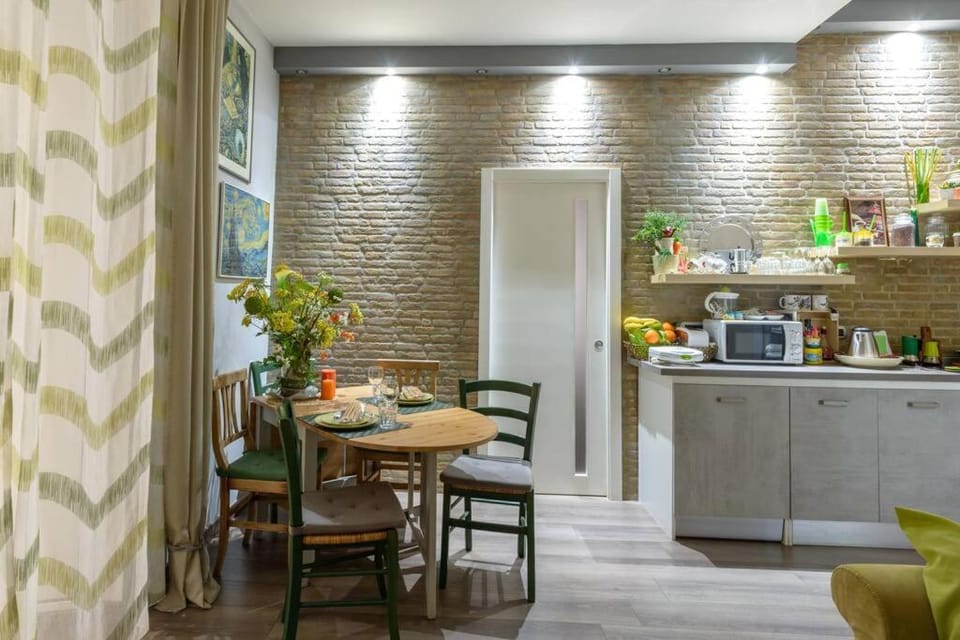 CASABARINA live in the Center of Naples Apartment in Naples