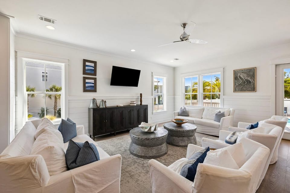 TV and multimedia, Living room, Family