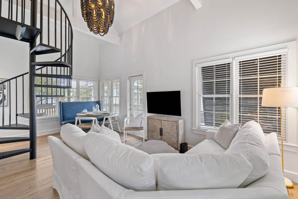 TV and multimedia, Balcony/Terrace, Living room, Family