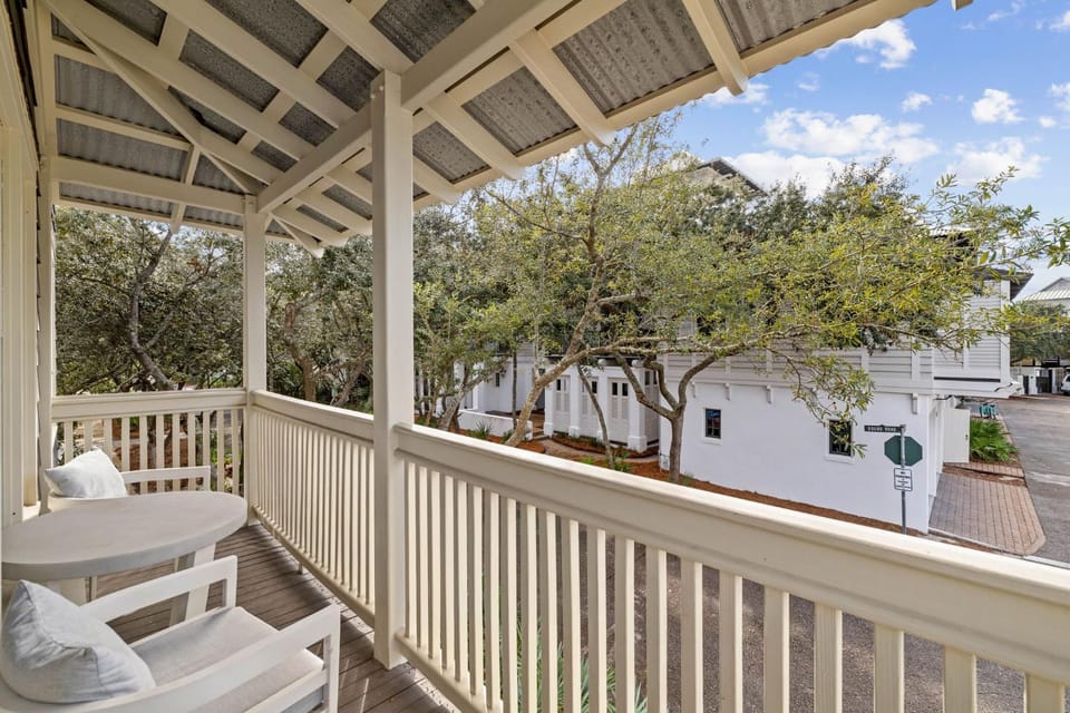 View (from property/room), Balcony/Terrace, Seating area