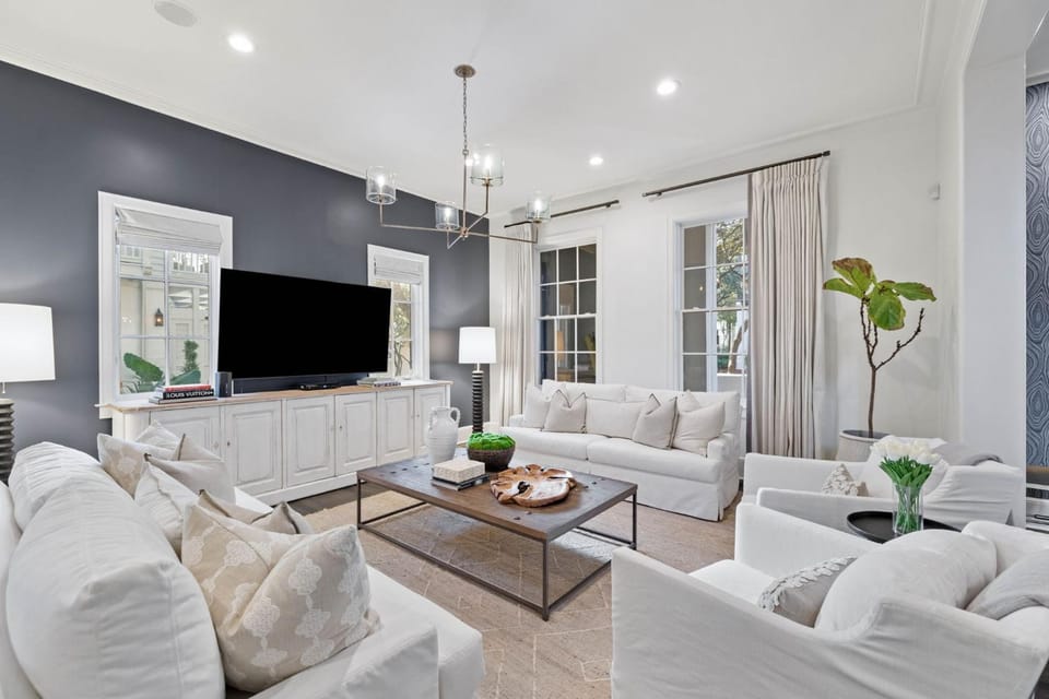 TV and multimedia, Living room, Family