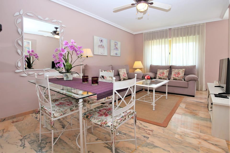 TV and multimedia, Living room, Dining area