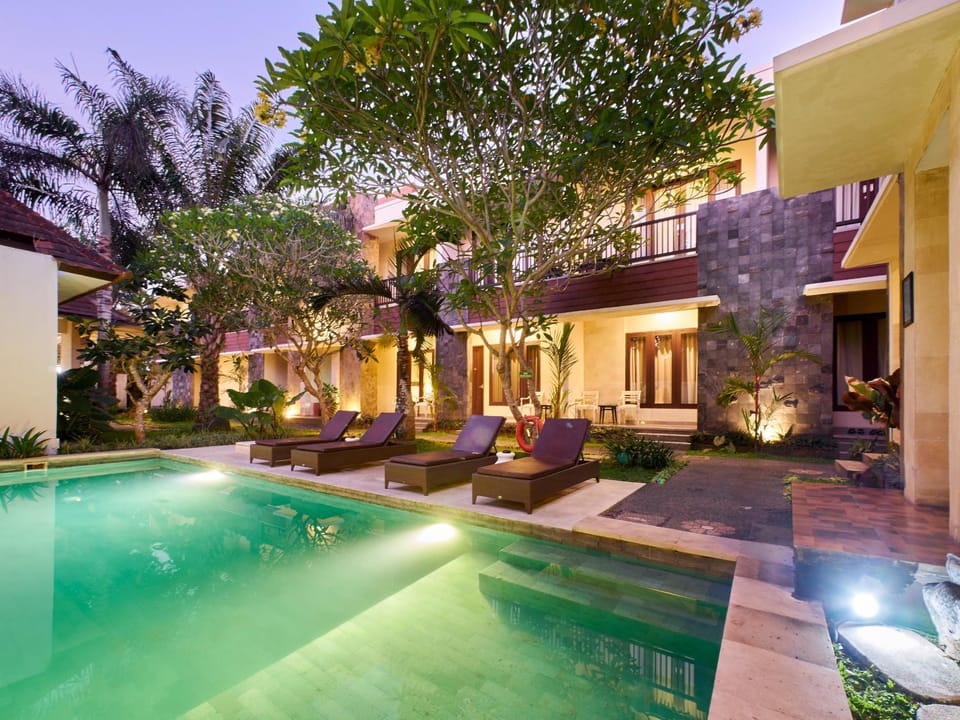 Property building, Pool view, Swimming pool, sunbed