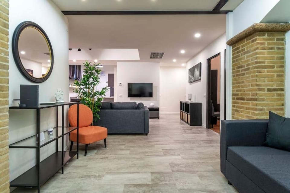 Comfortable 3 Bedrooms Apartment few steps from Duomo Apartment in Milan