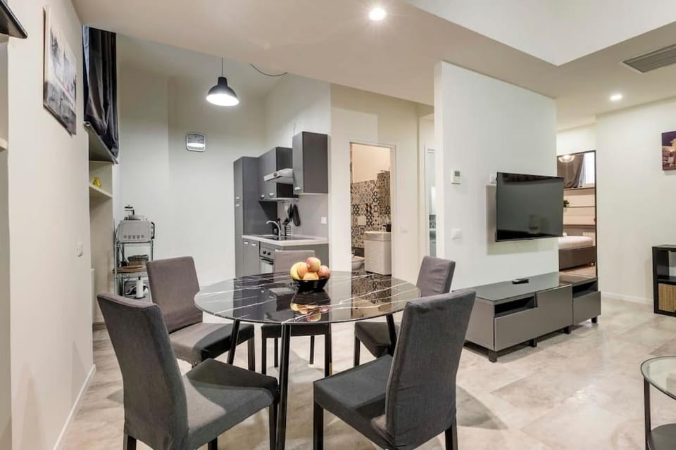 Comfortable 3 Bedrooms Apartment few steps from Duomo Apartment in Milan