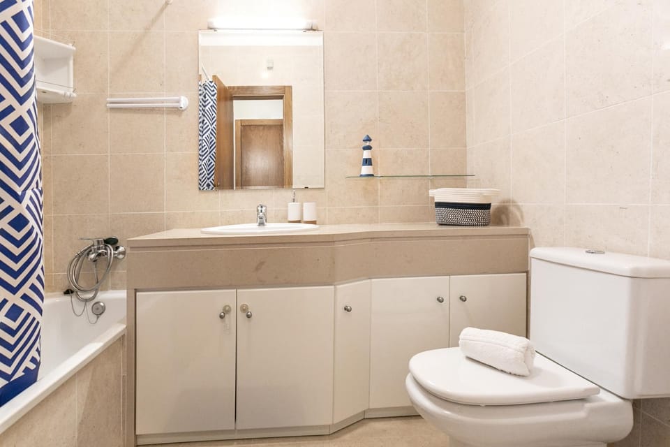 Toilet, Bathroom, Bath, towels