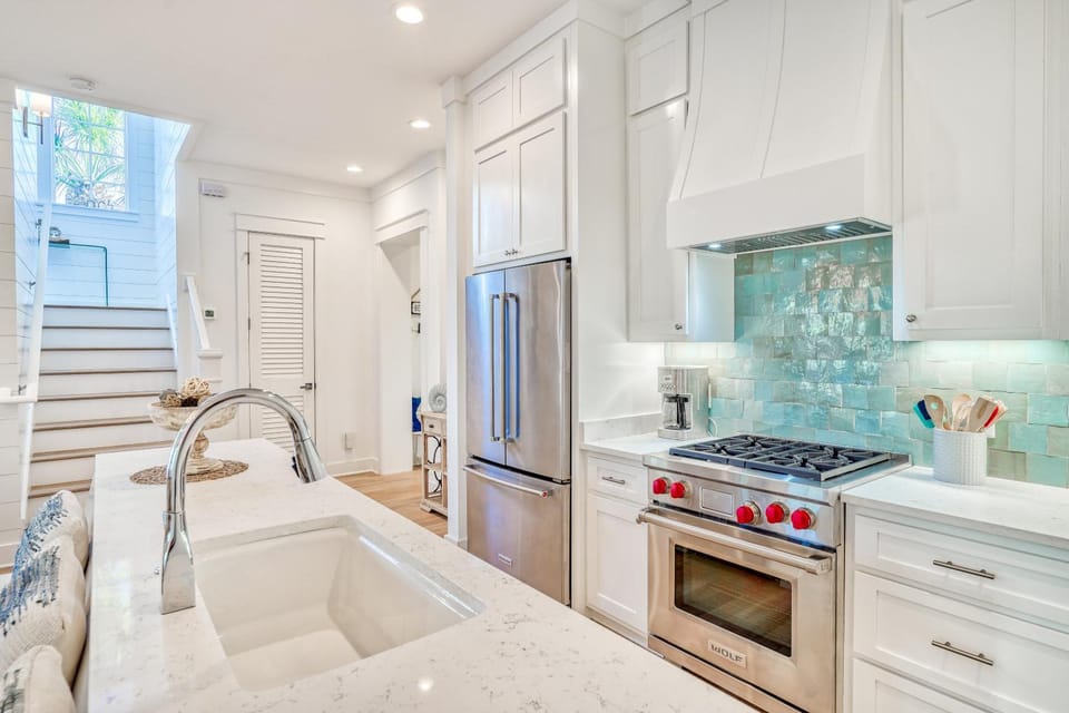 Kitchen or kitchenette, kitchen