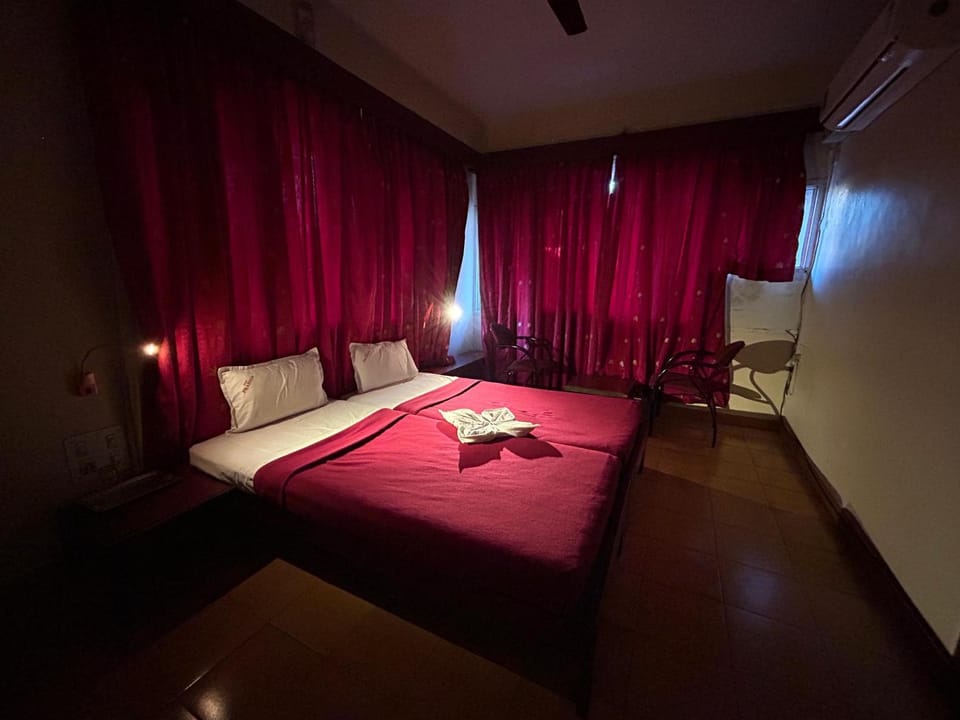 Hotel Prabha Hotel in Maharashtra