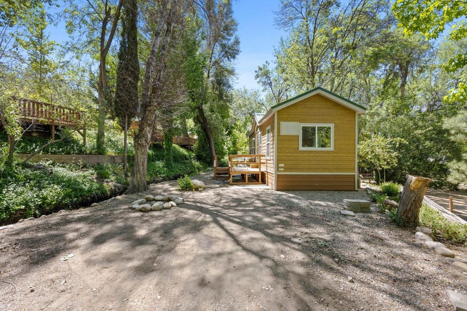 Brand new Cabins Cabin in Kernville