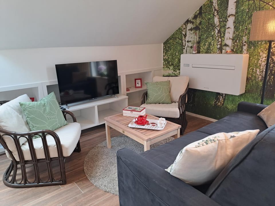 TV and multimedia, Seating area