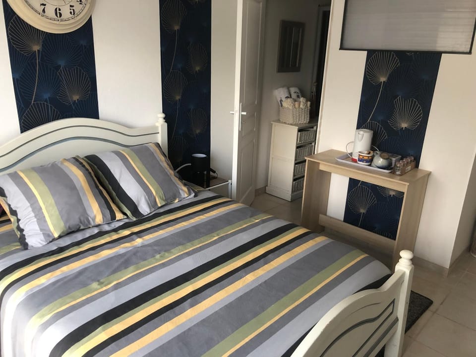 Chambre d hôte à la plage de 15 m2 LE MANAPANY Bed and Breakfast in Hauts-de-France
