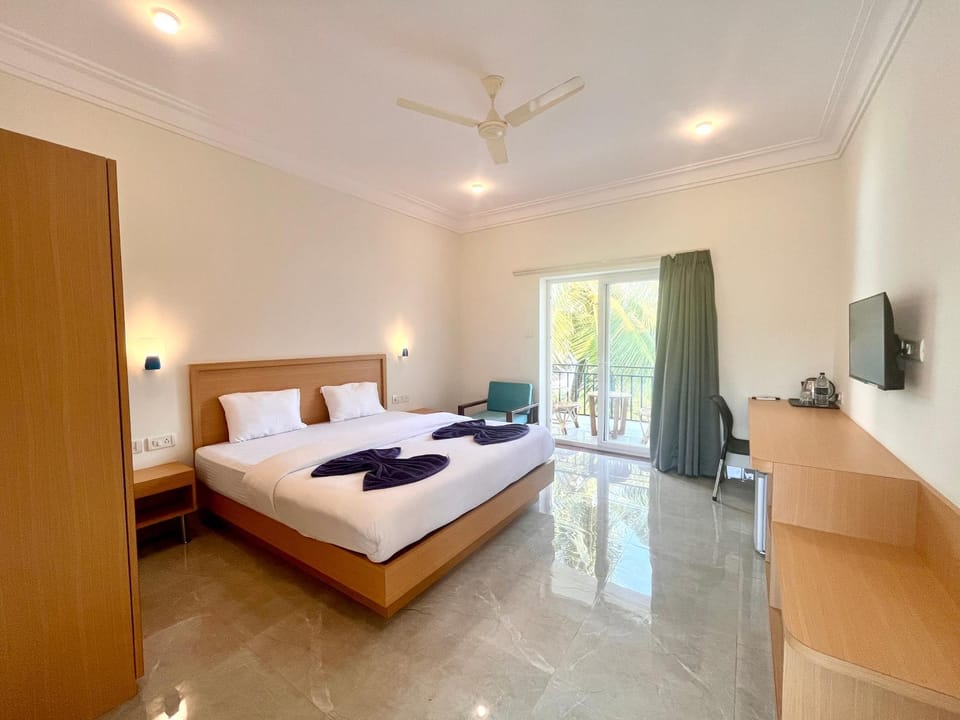 Bed, TV and multimedia, Photo of the whole room, Bedroom, wardrobe