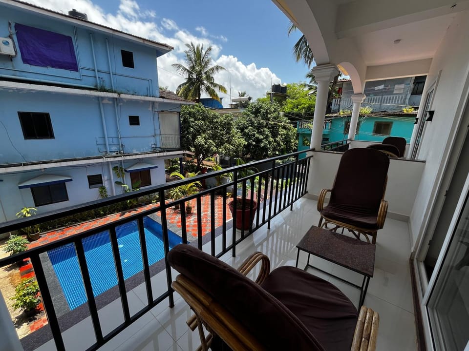 Property building, Balcony/Terrace, Seating area