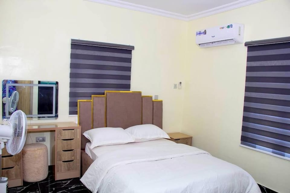 Bed, Photo of the whole room, Bedroom, hair dresser
