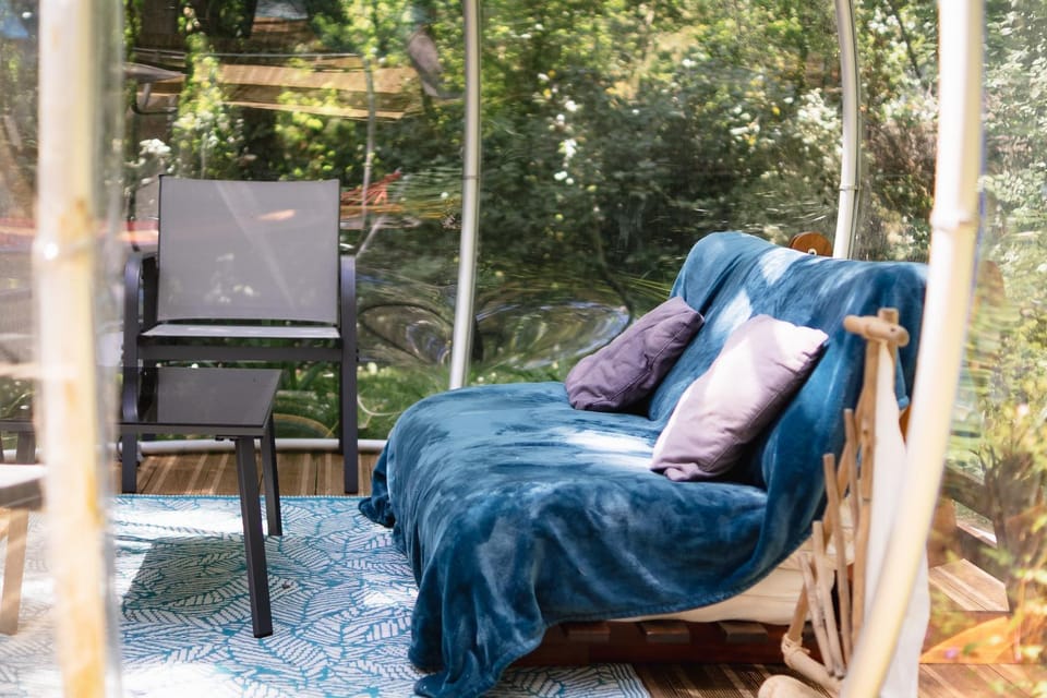 Property building, Living room, Bedroom