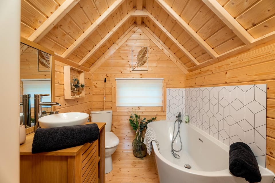 Bathroom, Living room