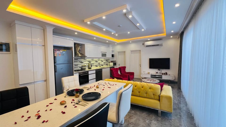 Living room, Dining area, Food, kitchen