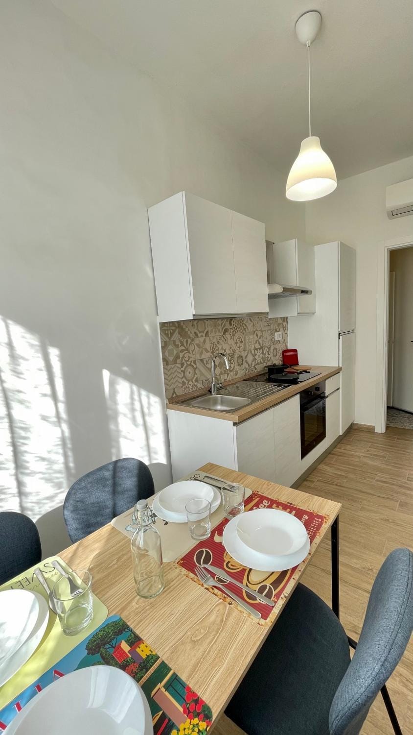 Kitchen or kitchenette, Dining area, pet friendly, stove