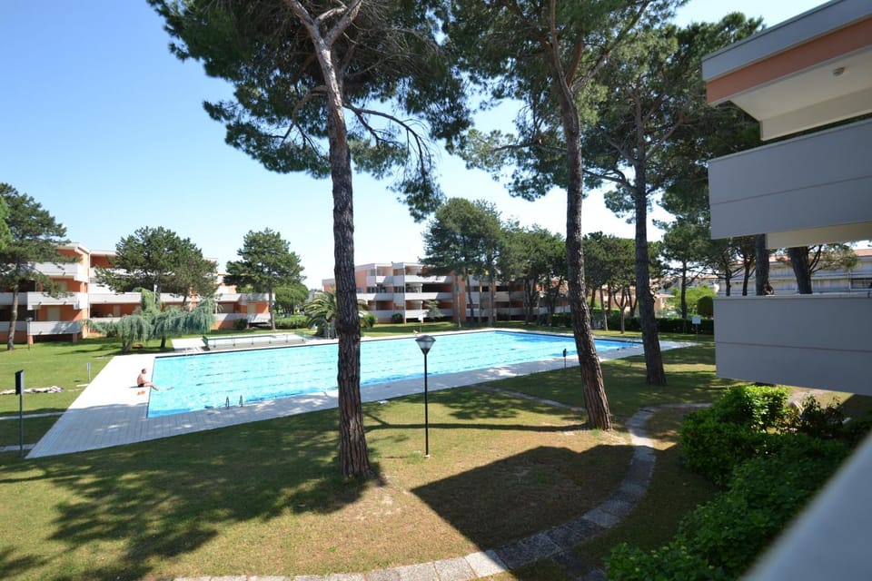 Property building, Facade/entrance, Garden, Swimming pool