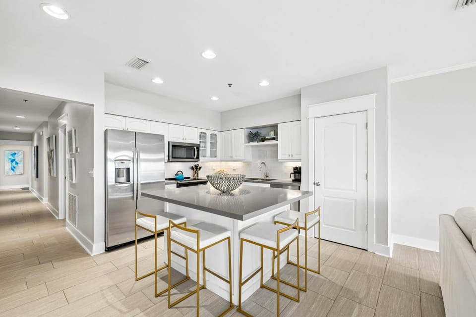 Kitchen or kitchenette, kitchen