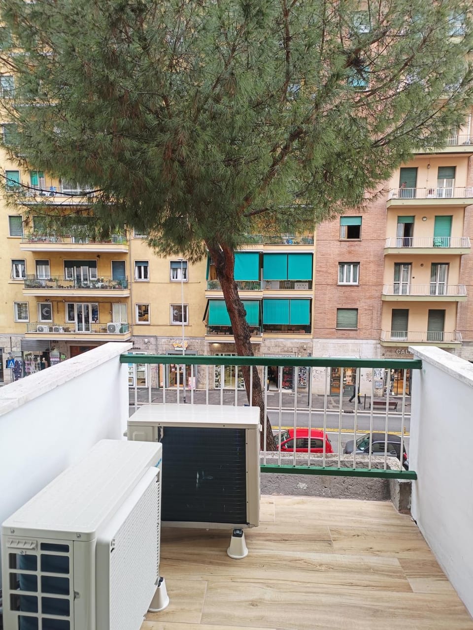 Property building, Day, View (from property/room), Balcony/Terrace