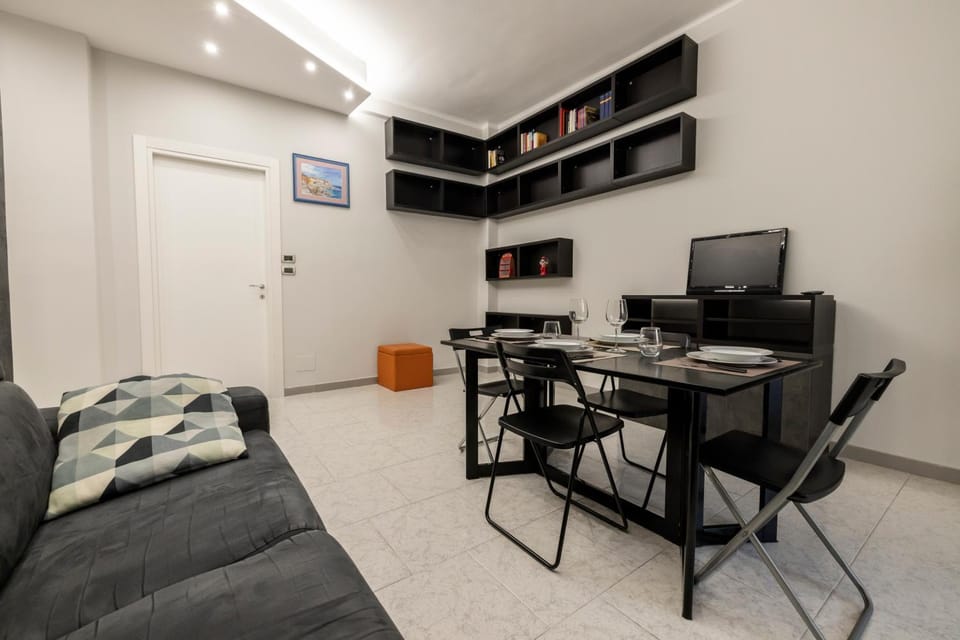 Lounge or bar, Dining area, hair dresser