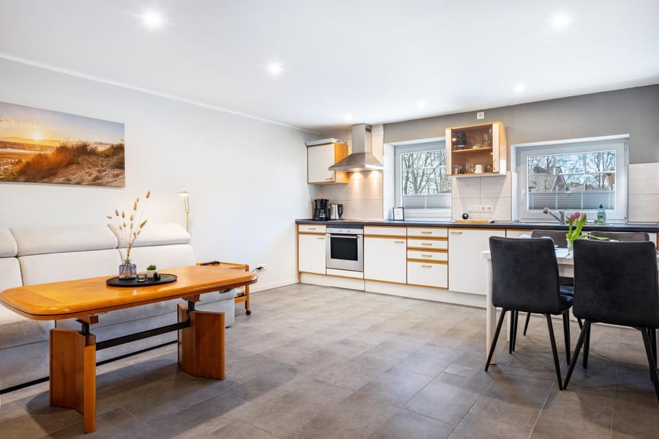 Property building, Kitchen or kitchenette, Living room