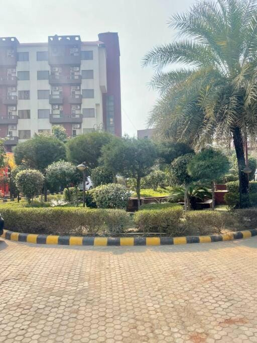ZenRoofs - 05 Studio Flat Apartment in Uttar Pradesh