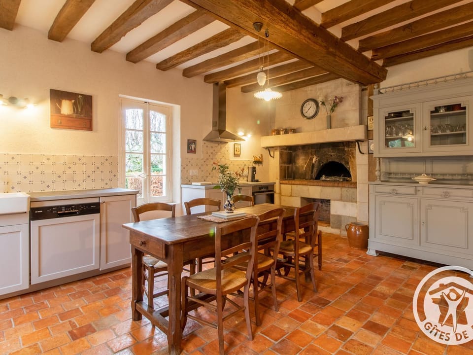 Maison de Charme avec Piscine Chauffée à 300m de la Loire, Proche Saumur et Sites UNESCO Country House in Gennes-Val-de-Loire