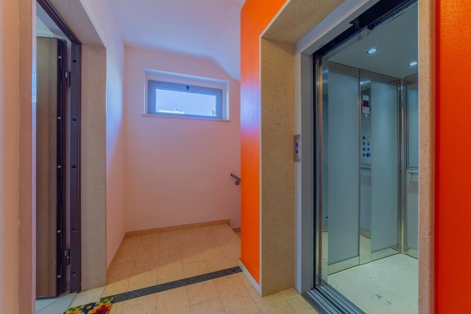 elevator