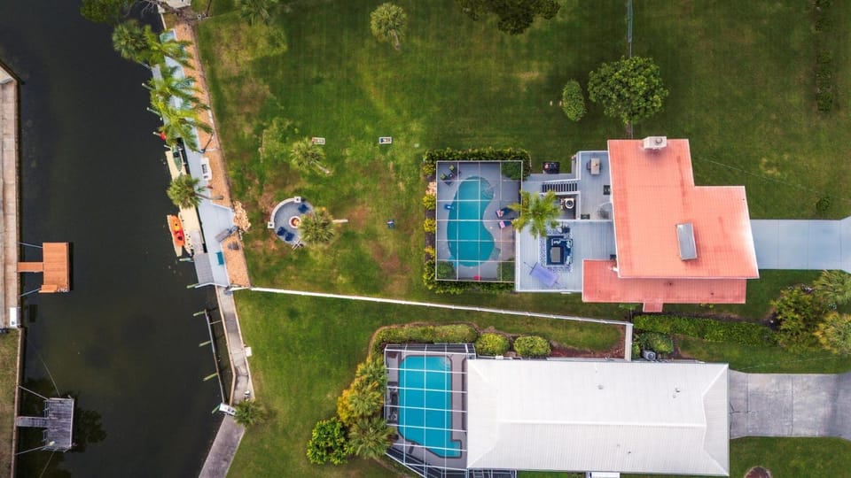 Property building, Natural landscape, Bird's eye view, Pool view, Swimming pool