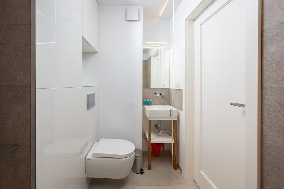 Toilet, Bathroom