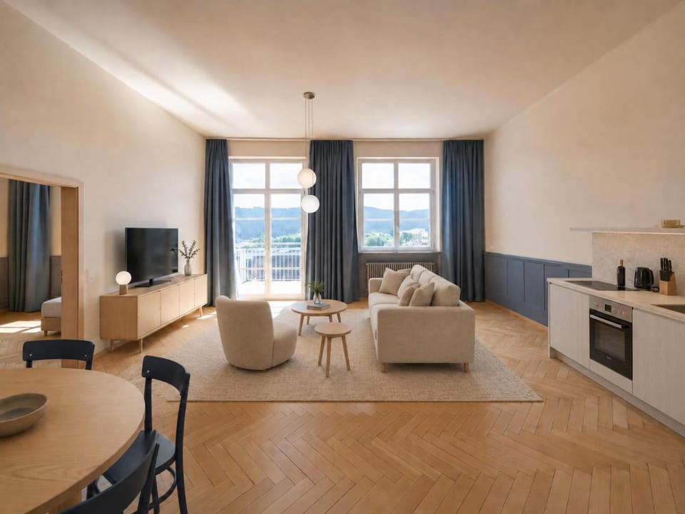 TV and multimedia, Kitchen or kitchenette, Living room, Seating area, Dining area